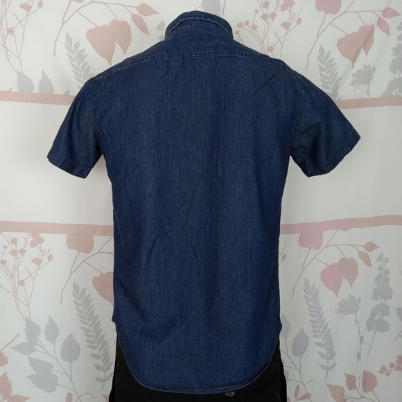 Adam Levine Collection denim buttom down shirt size Small - Picture 3 of 9